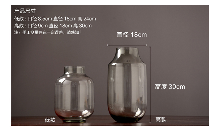 Clear glass vase (2).jpg